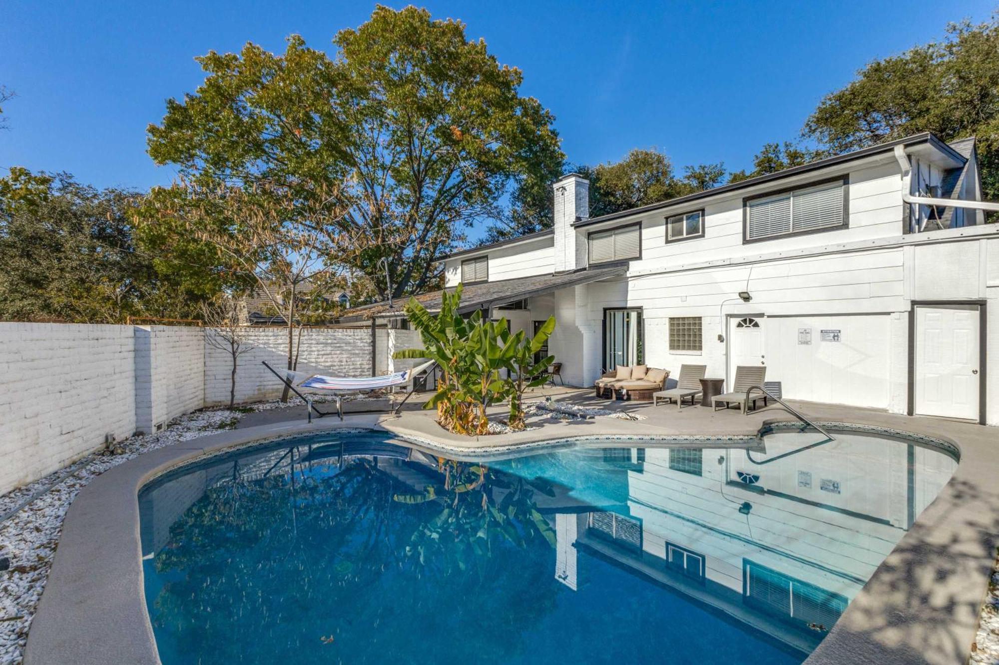 Stunning 5Br 2Ba Holiday Home With Private Pool And Cinema Dallas Eksteriør billede